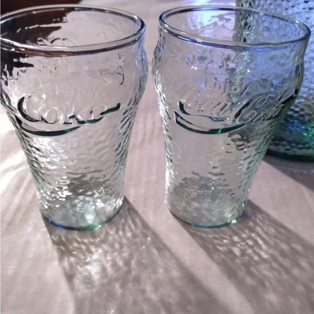 VTG COCA-COLA HEAVY GREEN PEBBLED GLASS 64 0Z COKE PITCHER-& 2 GLASSES 1999 NWOT